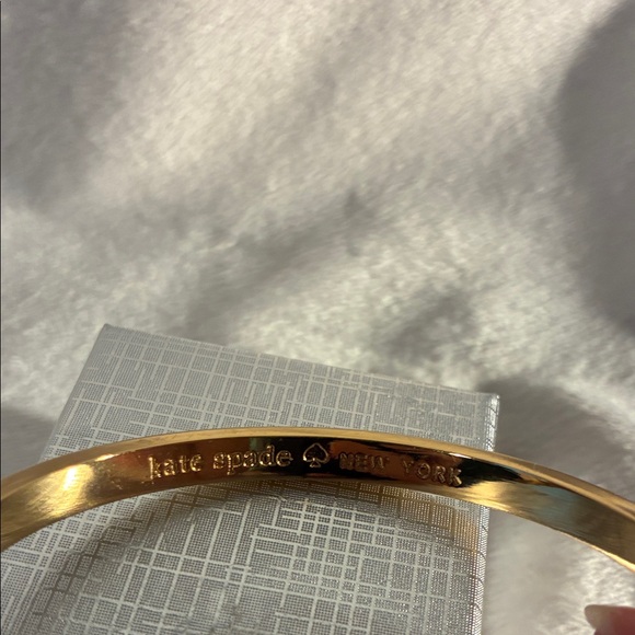 Kate Spade Elegant Gold and Green Bangle Bracelet. NWOT - Picture 3 of 3